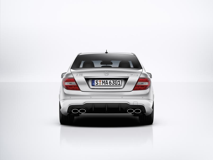  Mercedes-Benz C63 AMG 2011 года  (фото 20 из 25)